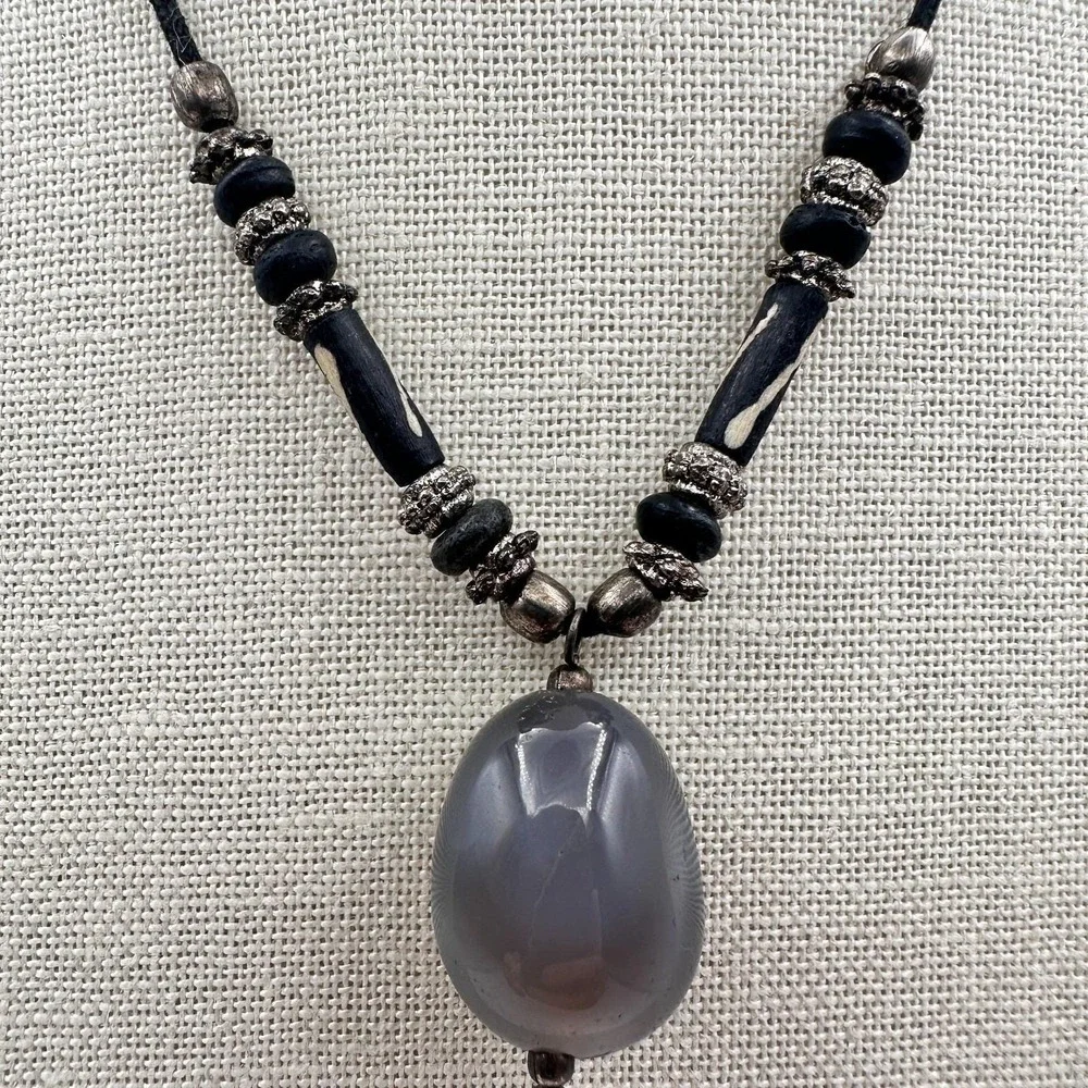 Vintage 90s Grey Agate Beaded Pendant Necklace Black Cord‎ Statement Jewelry Y2K